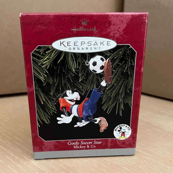 Hallmark Keepsake Ornament - Disney - Goofy Soccer Star - 1998 - Picture 3 of 8